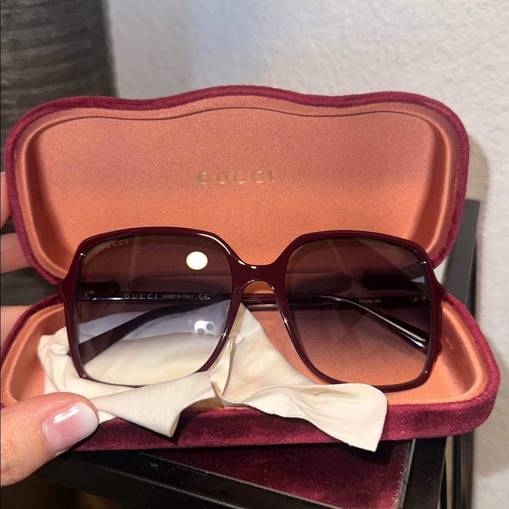 GUCCI Maroon Oversized Sunglasses